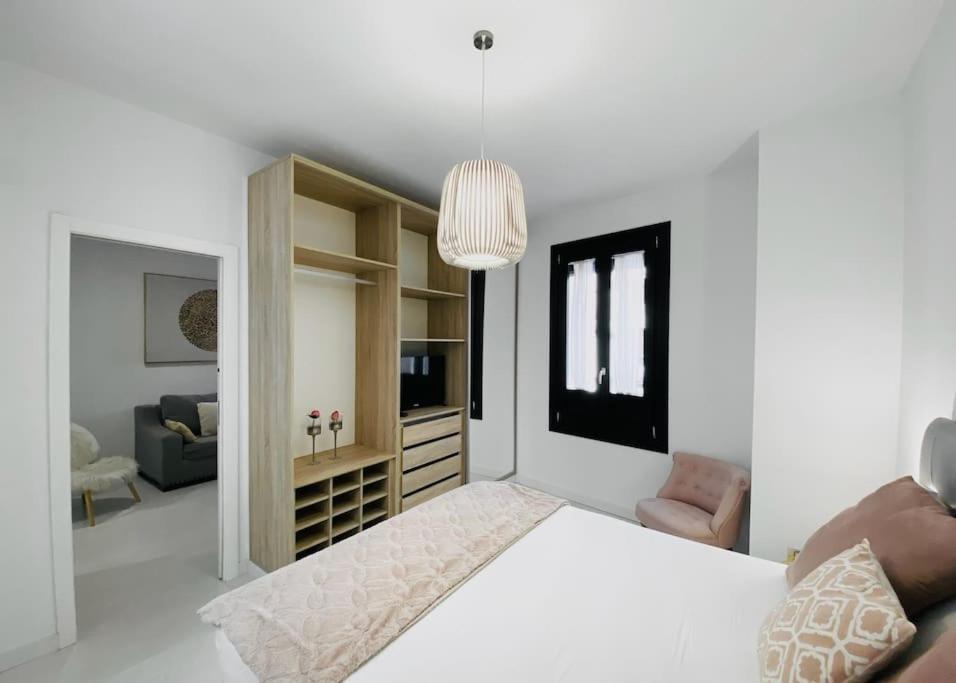 Lovely 2-Bed In Granada 1Min To Gran Via De Colon By Sharingco エクステリア 写真