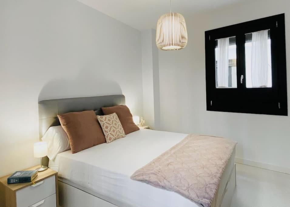 Lovely 2-Bed In Granada 1Min To Gran Via De Colon By Sharingco エクステリア 写真